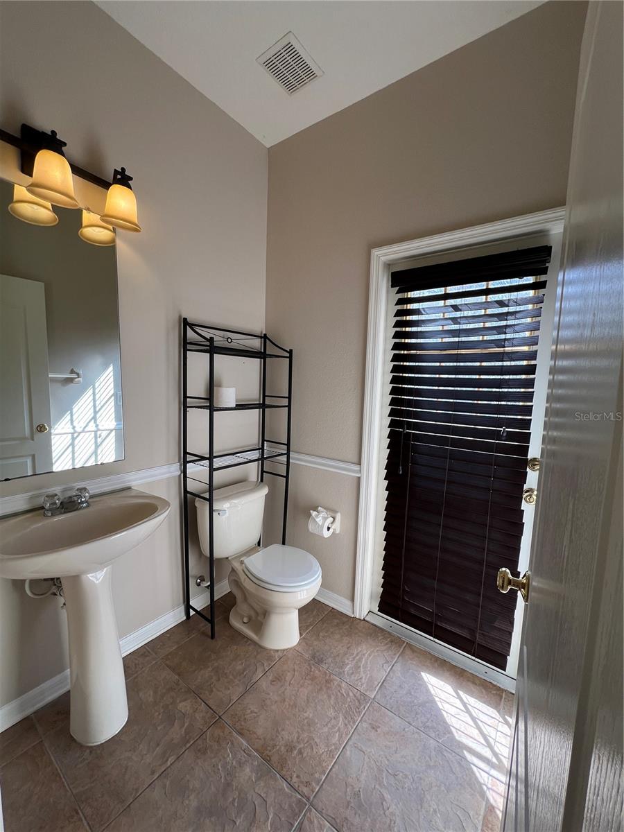 Image 14 of 28 For 17800 Ayrshire Boulevard