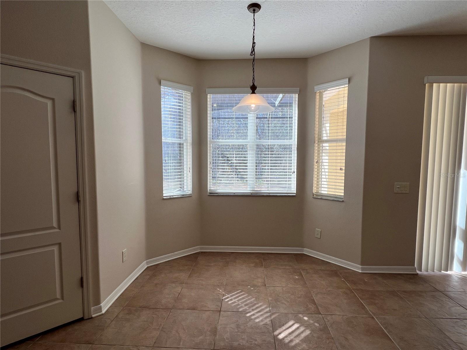 Image 6 of 28 For 17800 Ayrshire Boulevard