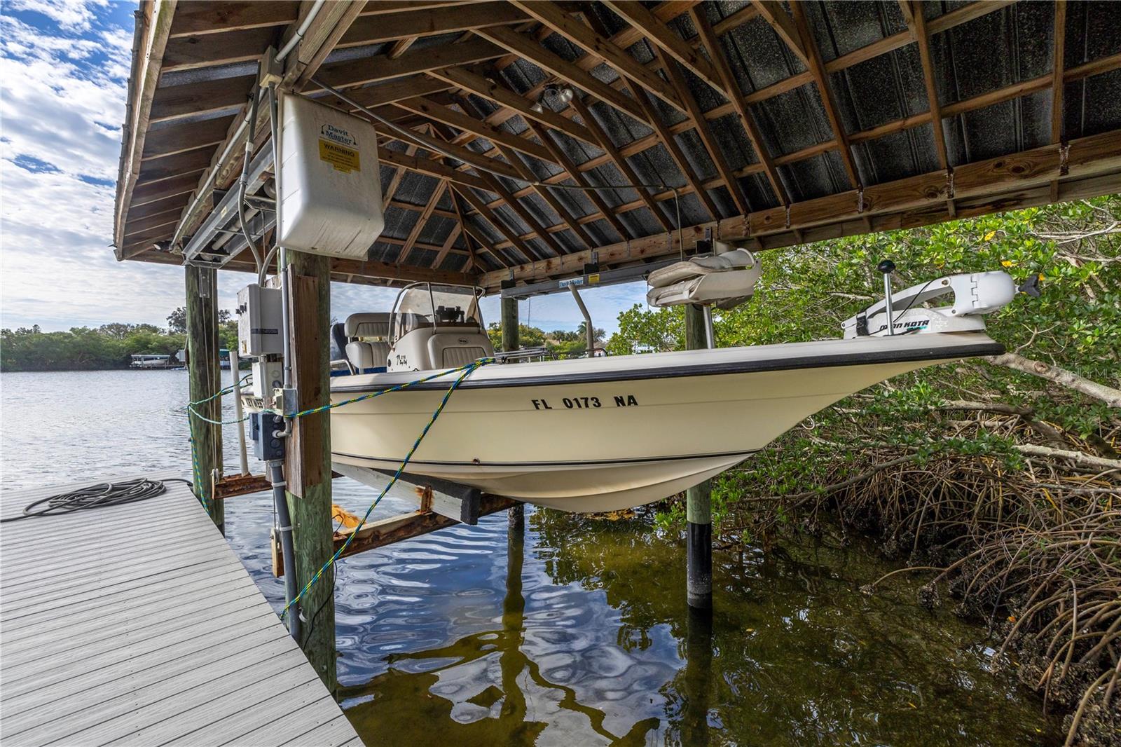 Image 3 of 16 For 734 Weedon Drive Ne