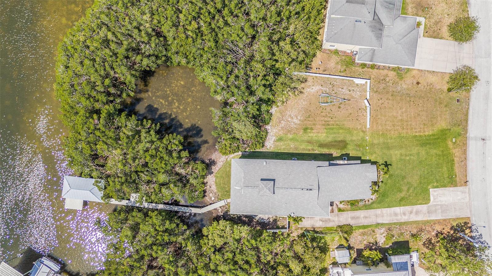 Image 5 of 16 For 734 Weedon Drive Ne