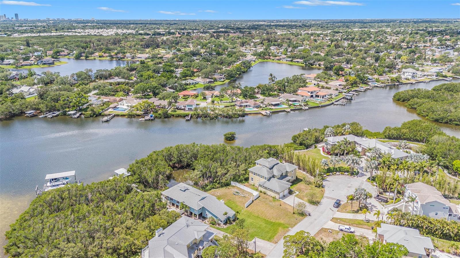 Image 6 of 16 For 734 Weedon Drive Ne