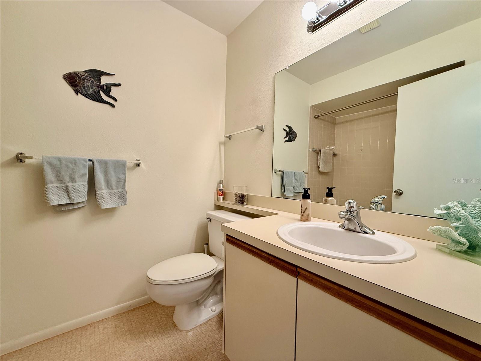 Image 18 of 43 For 2749 Countryside Boulevard 22