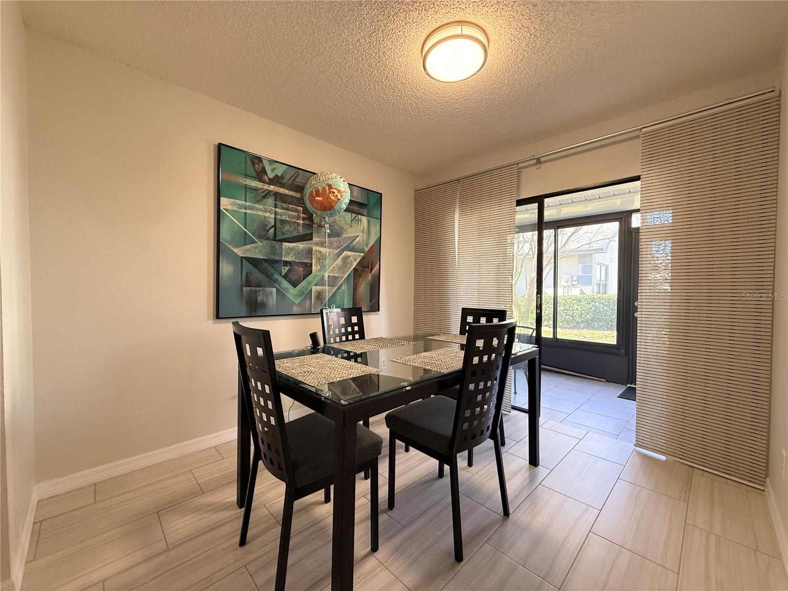 Image 25 of 43 For 2749 Countryside Boulevard 22