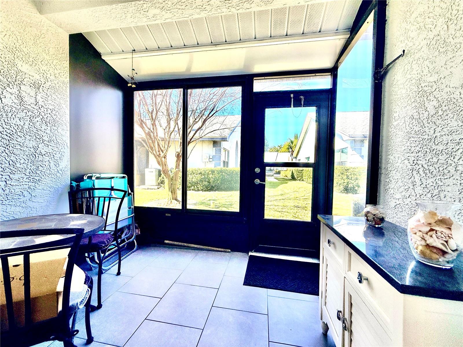 Image 26 of 43 For 2749 Countryside Boulevard 22