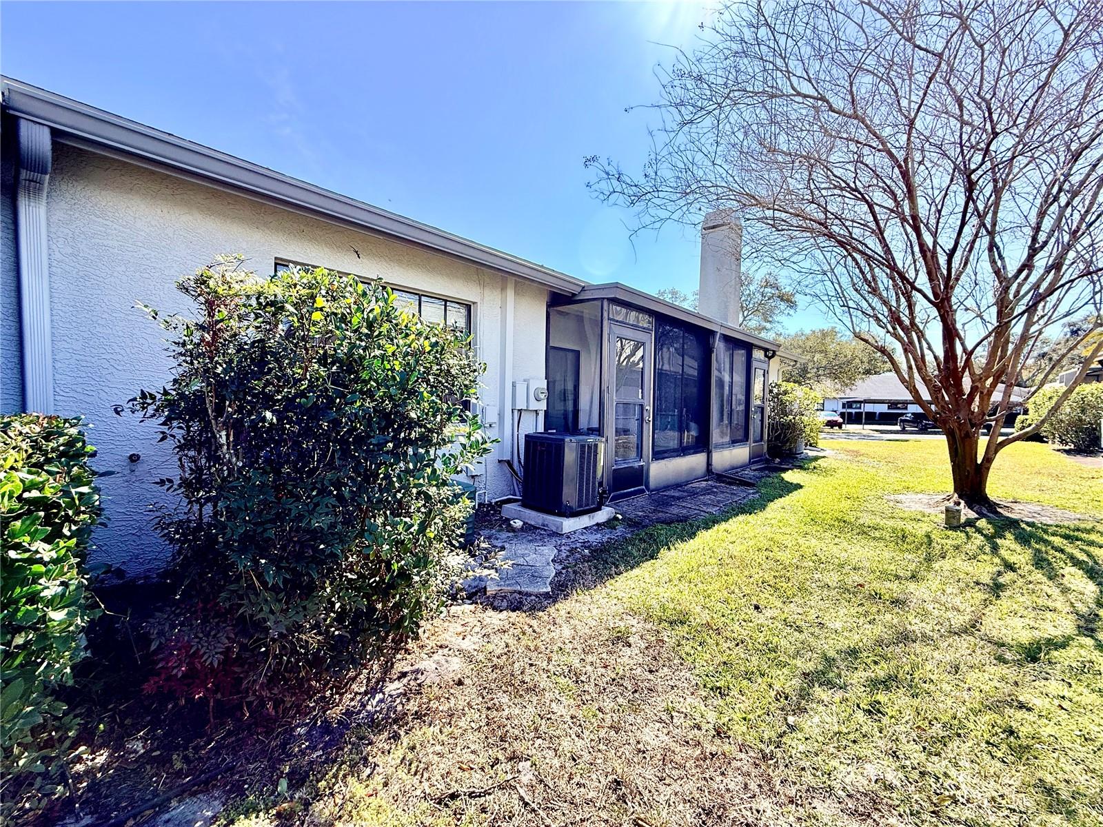 Image 29 of 43 For 2749 Countryside Boulevard 22