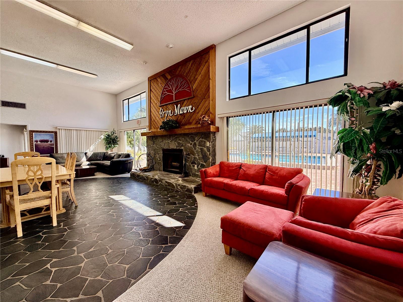 Image 32 of 43 For 2749 Countryside Boulevard 22