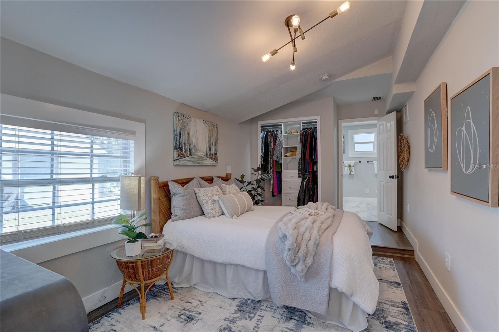 Image 17 of 35 For 315 40th Street S