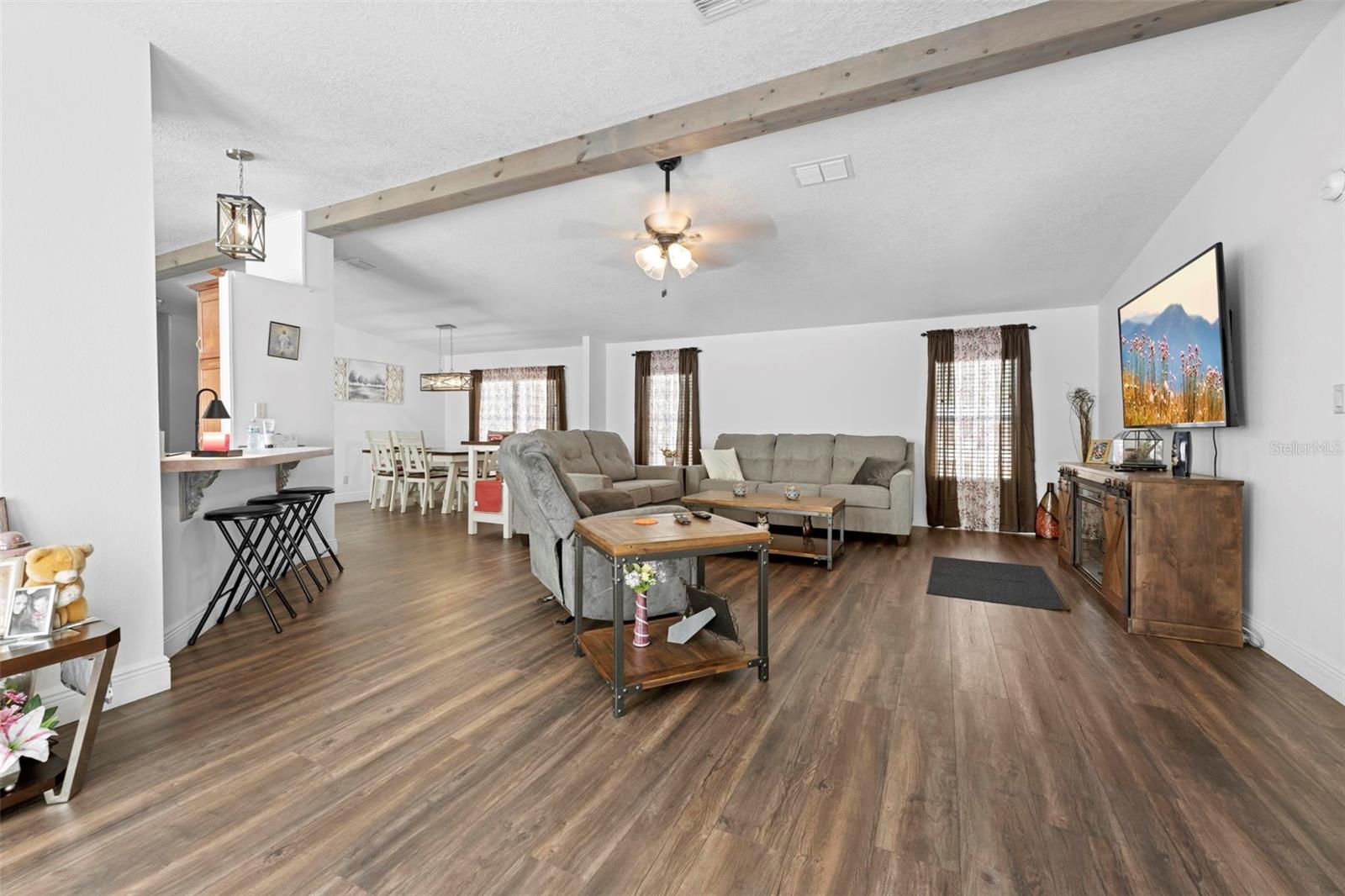 Image 16 of 42 For 17095 Frankfort Road