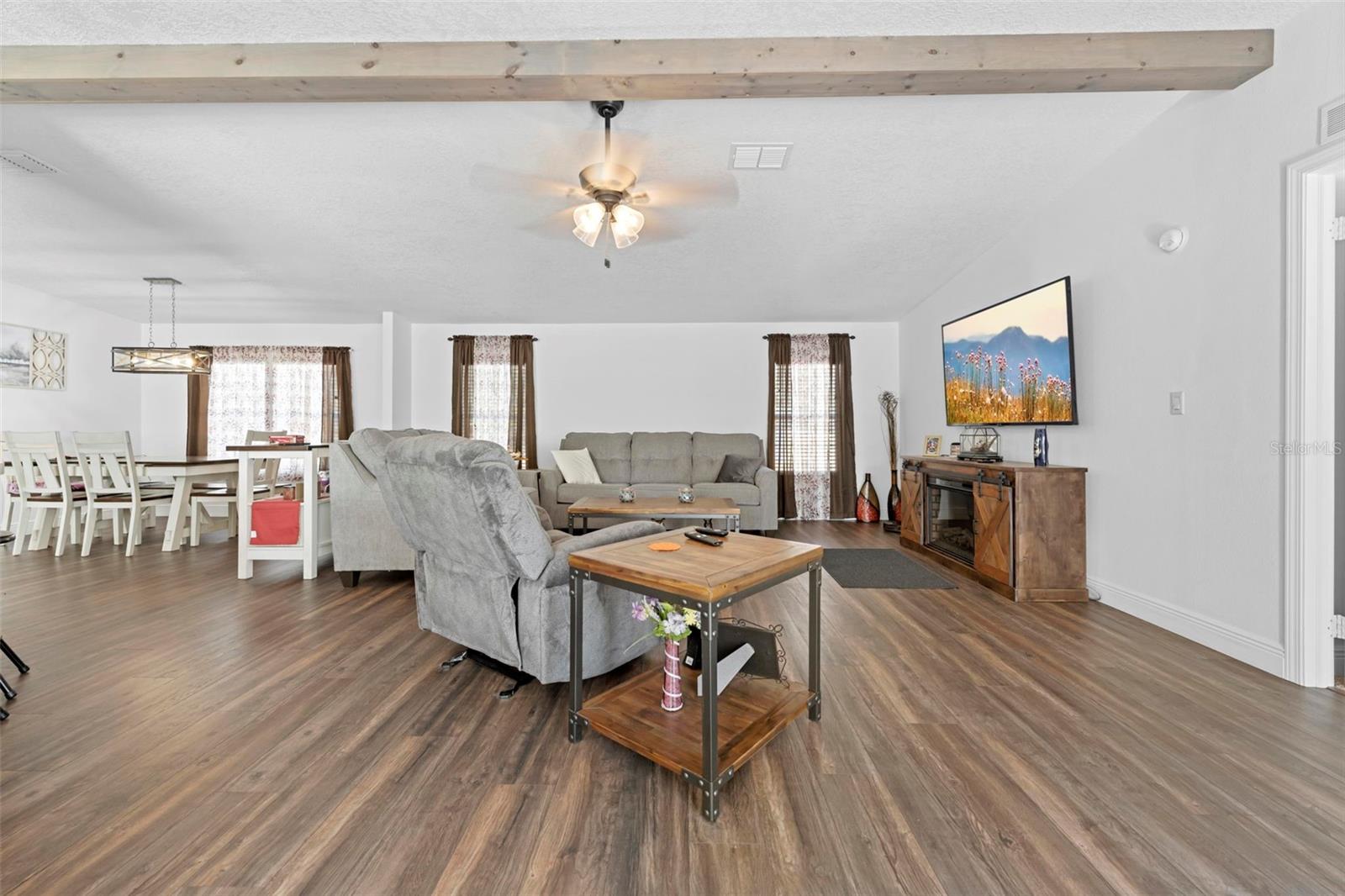 Image 17 of 42 For 17095 Frankfort Road