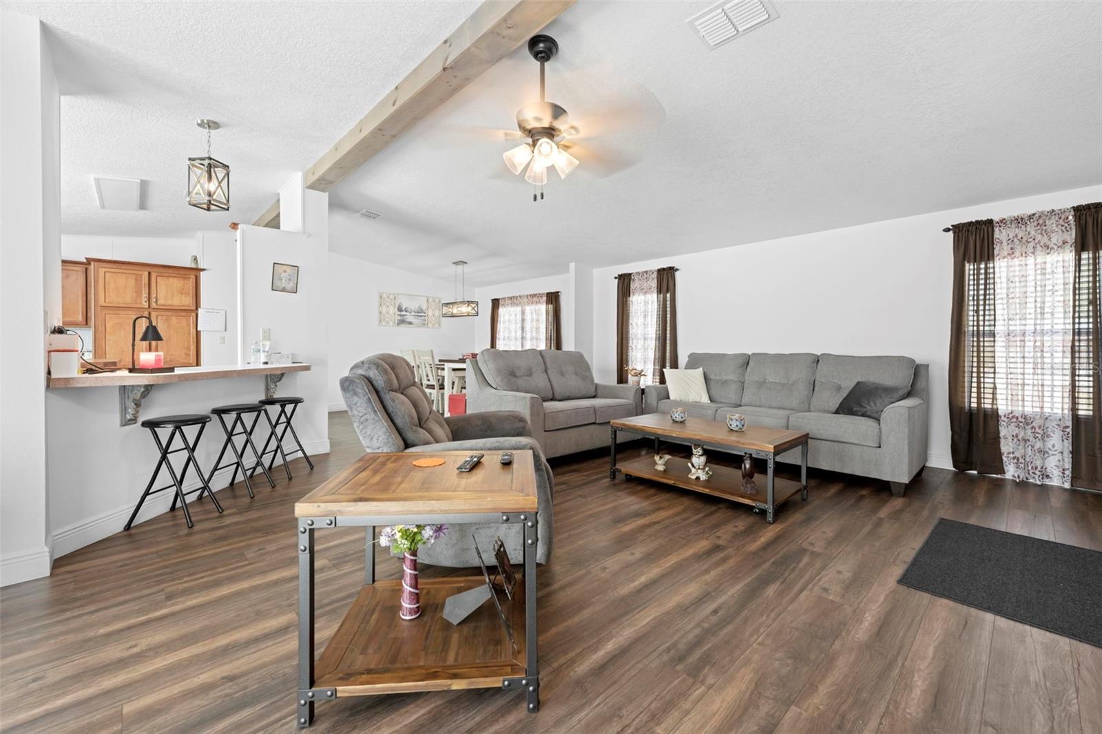 Image 18 of 42 For 17095 Frankfort Road