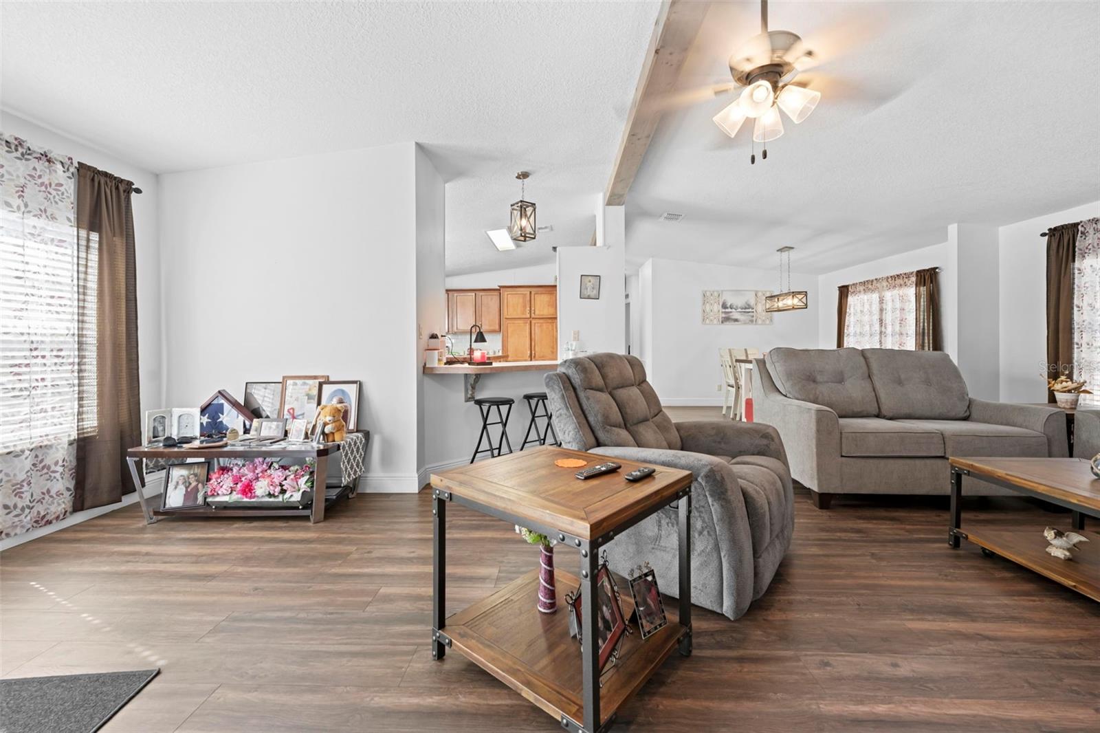 Image 19 of 42 For 17095 Frankfort Road