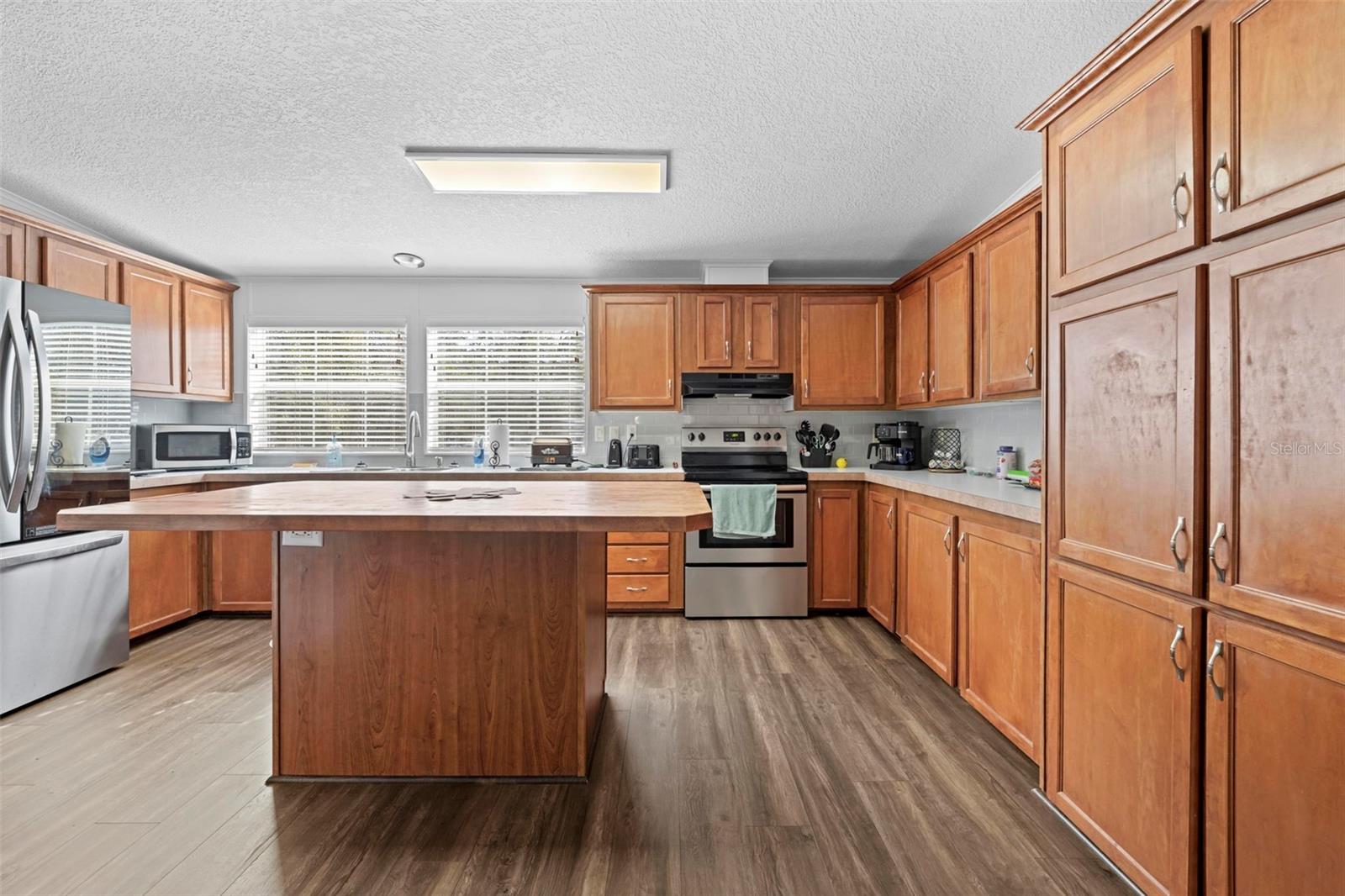 Image 28 of 42 For 17095 Frankfort Road