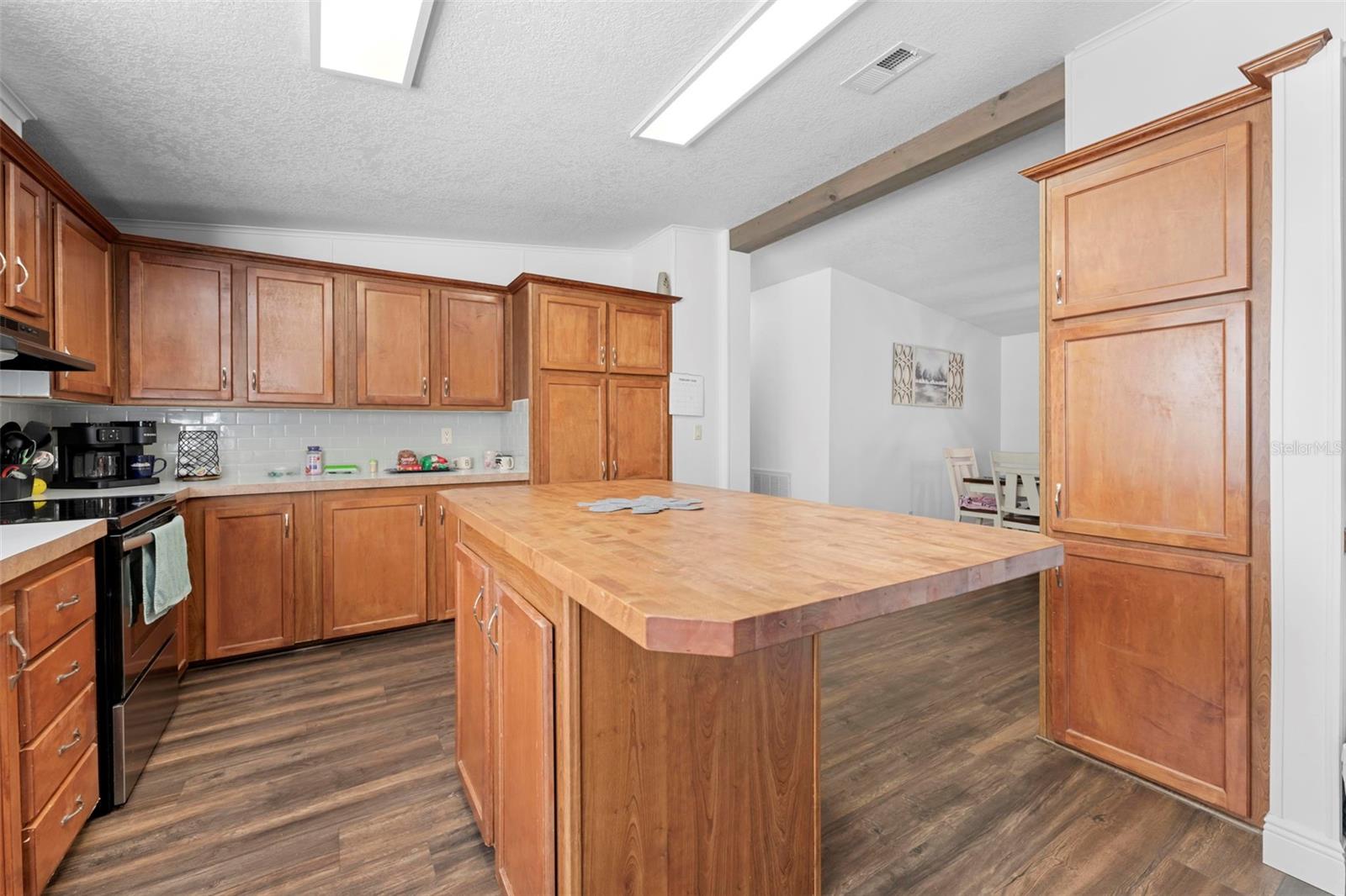 Image 31 of 42 For 17095 Frankfort Road