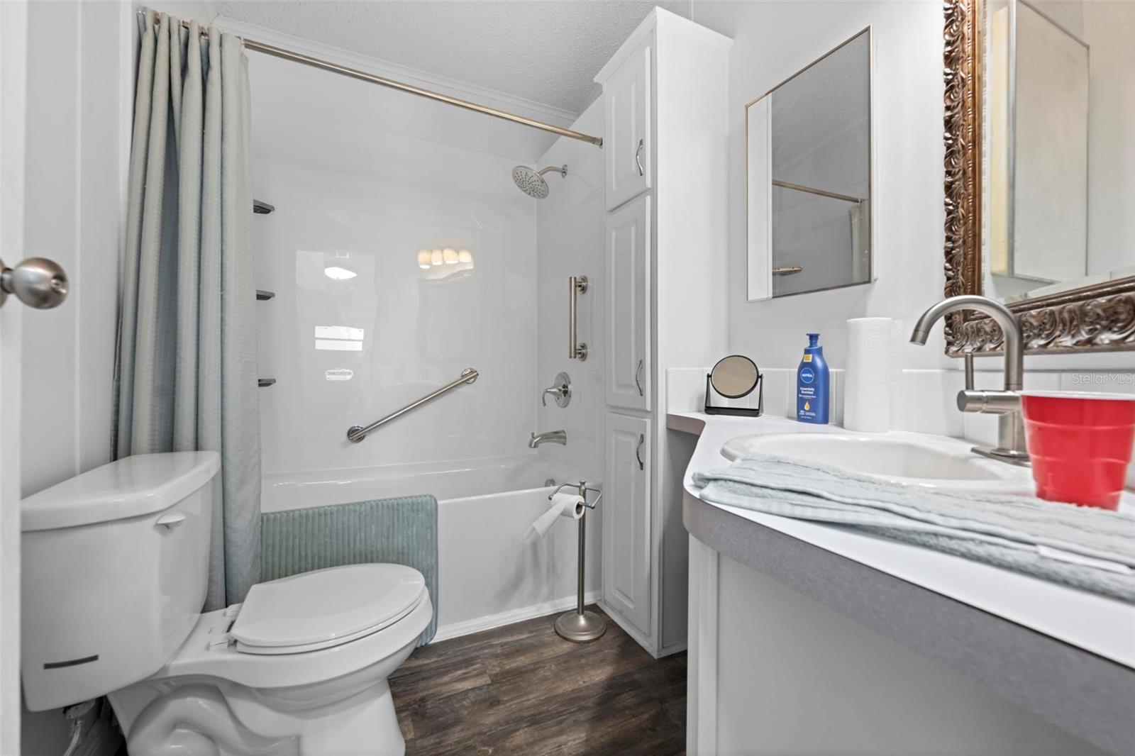 Image 40 of 42 For 17095 Frankfort Road