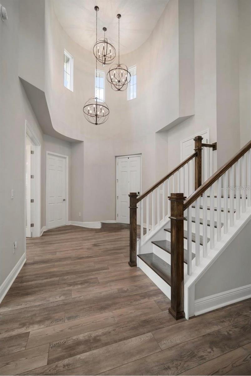 Image 12 of 76 For 7004 Mainland Avenue