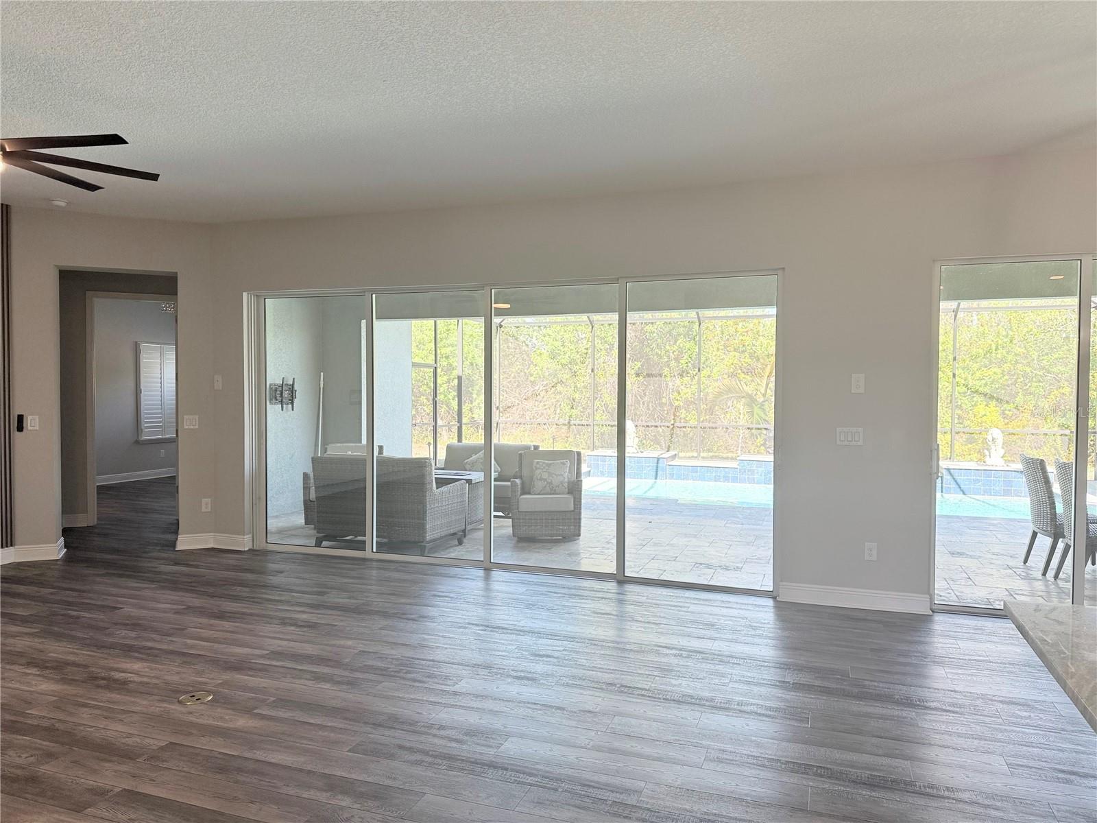 Image 31 of 76 For 7004 Mainland Avenue