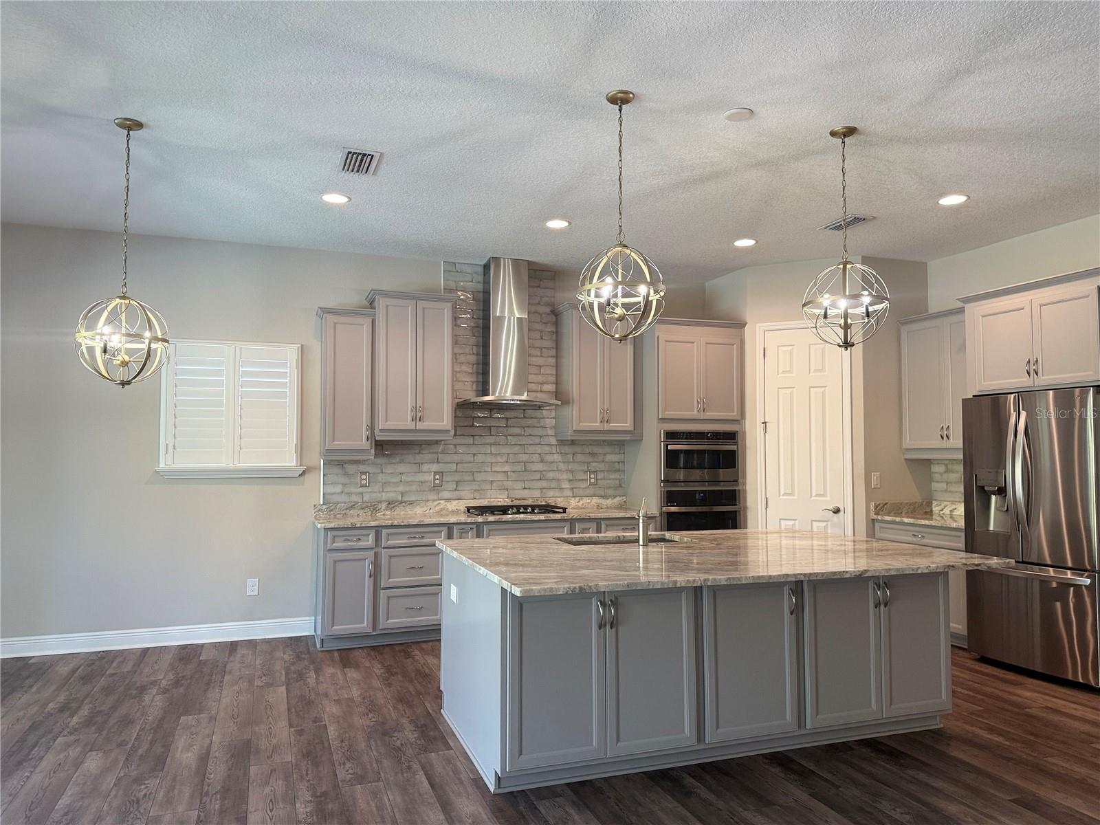 Image 35 of 76 For 7004 Mainland Avenue