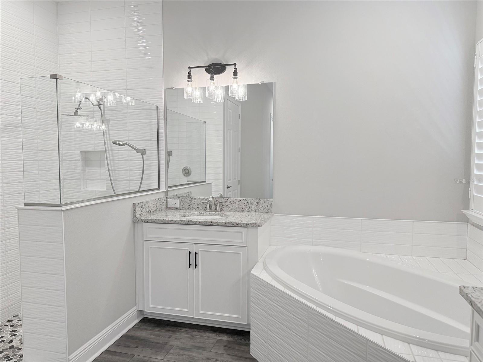 Image 42 of 76 For 7004 Mainland Avenue