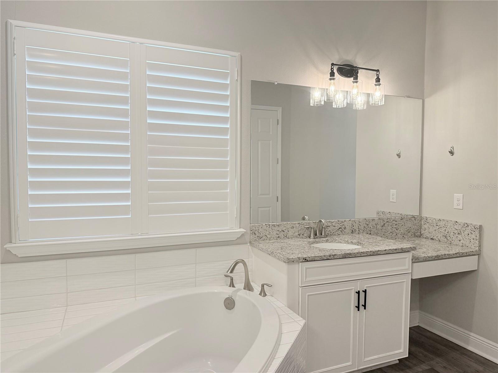 Image 43 of 76 For 7004 Mainland Avenue