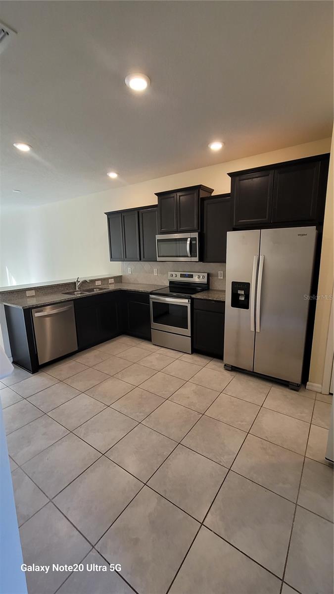 Image 2 of 13 For 5175 Sylvester Loop