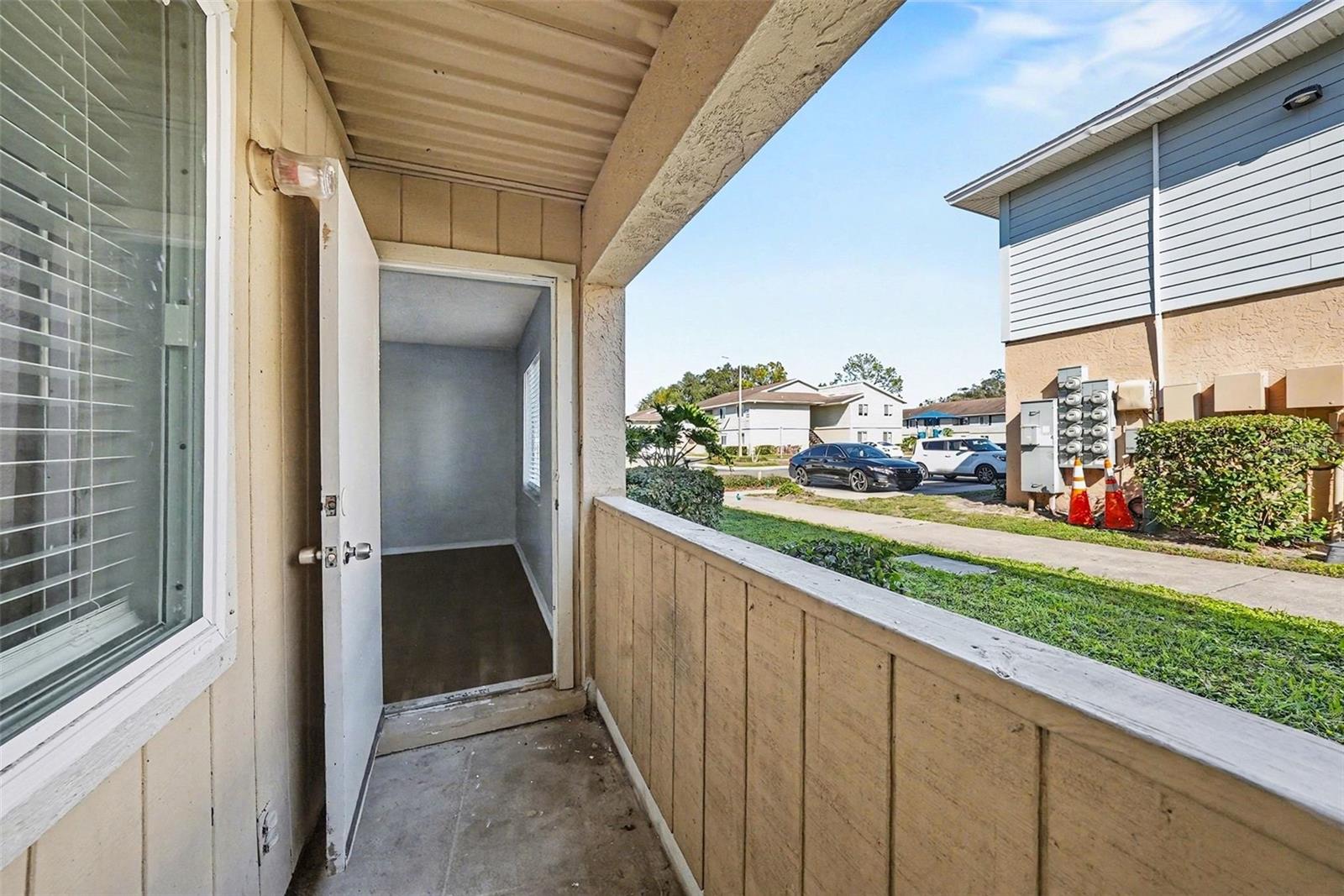 Image 25 of 33 For 550 Golden Raintree Place 550