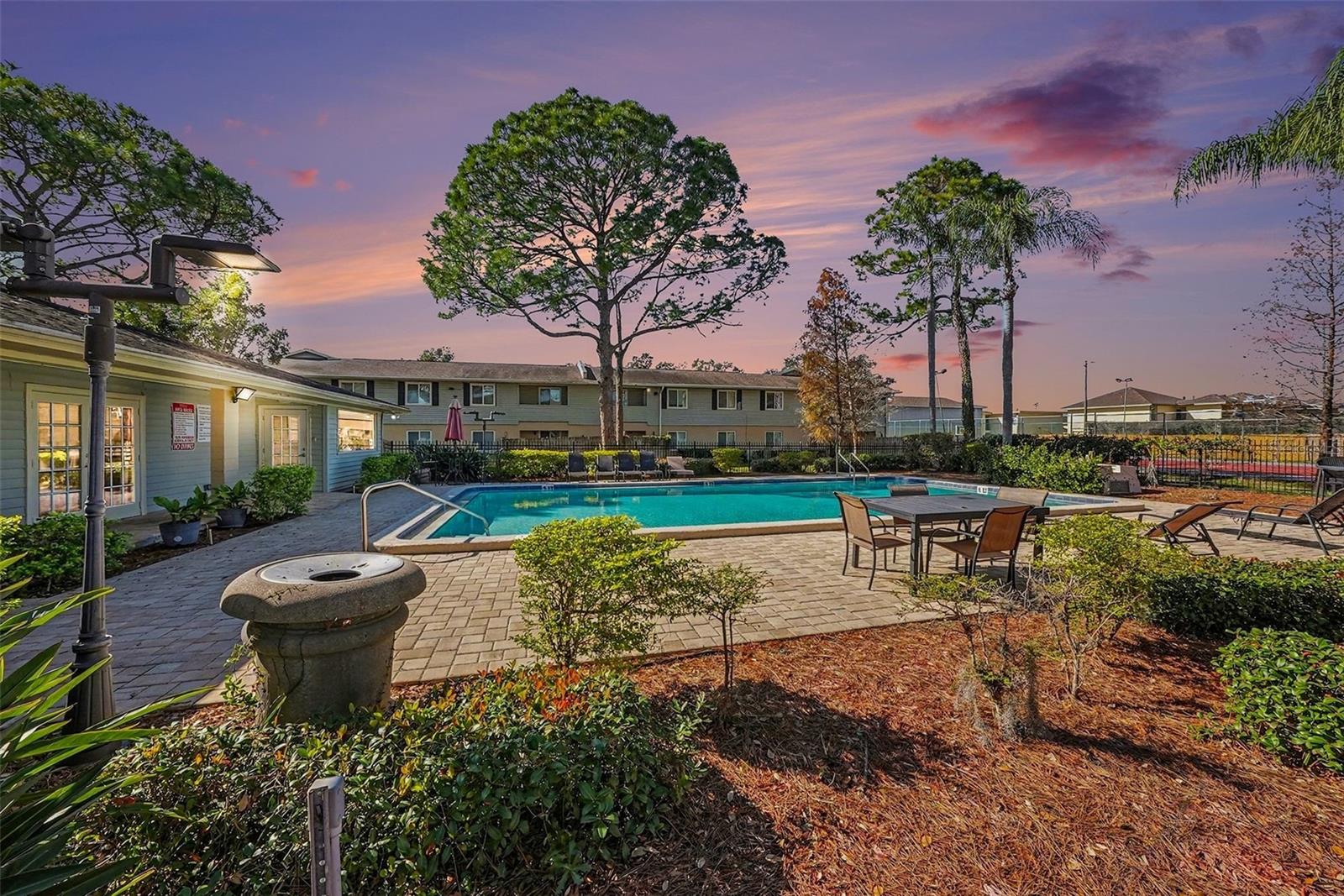 Image 28 of 33 For 550 Golden Raintree Place 550