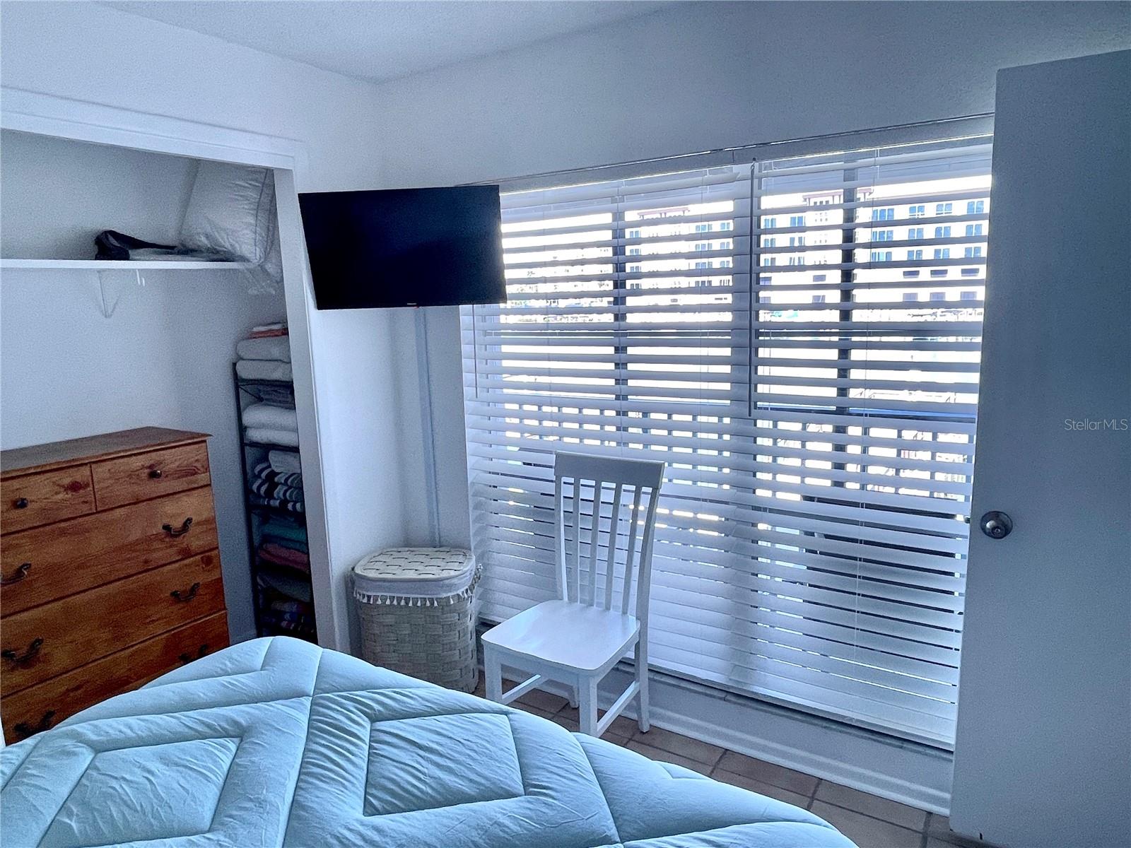 Image 15 of 20 For 165 Medallion Boulevard H