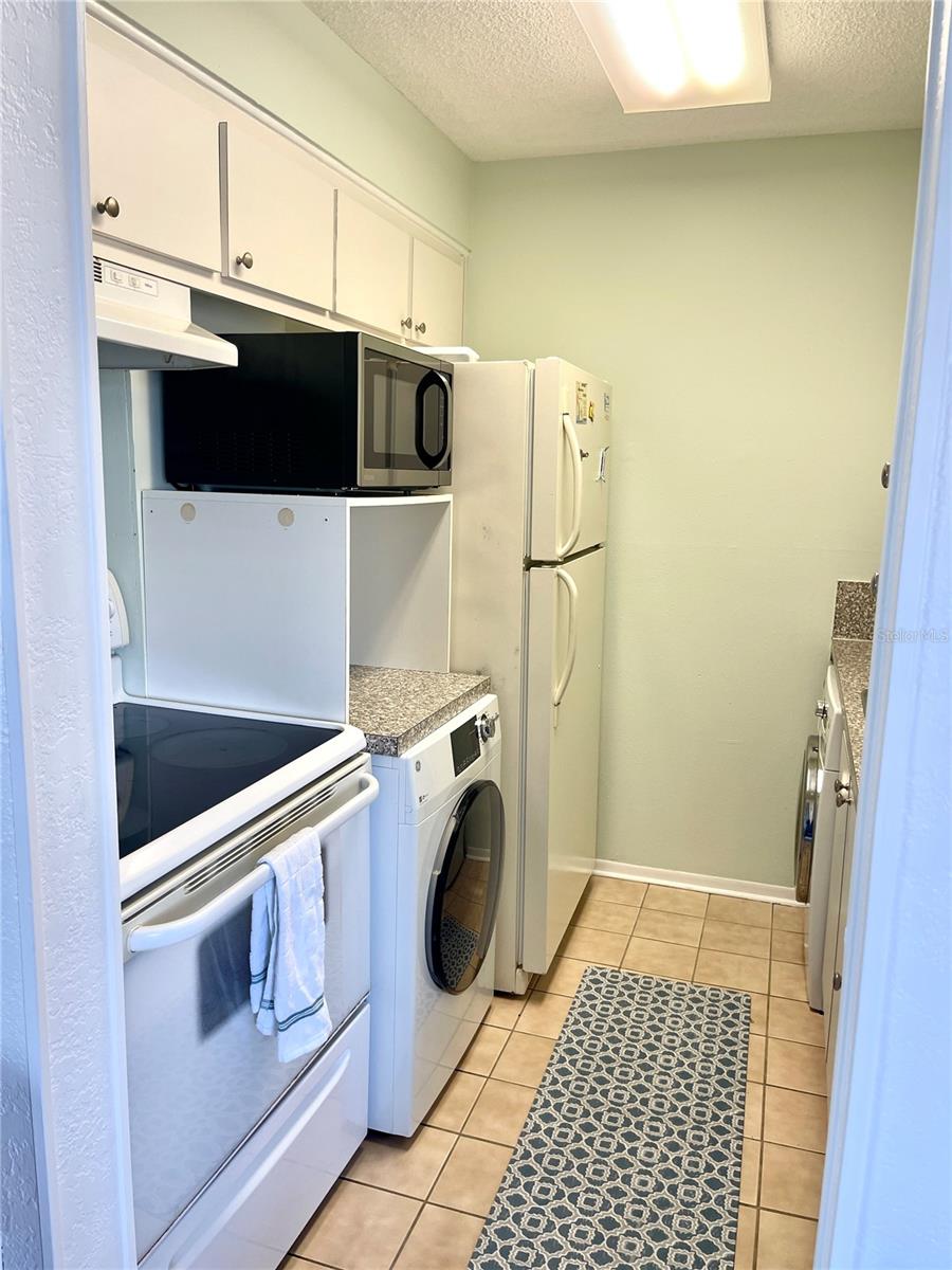 Image 8 of 20 For 165 Medallion Boulevard H