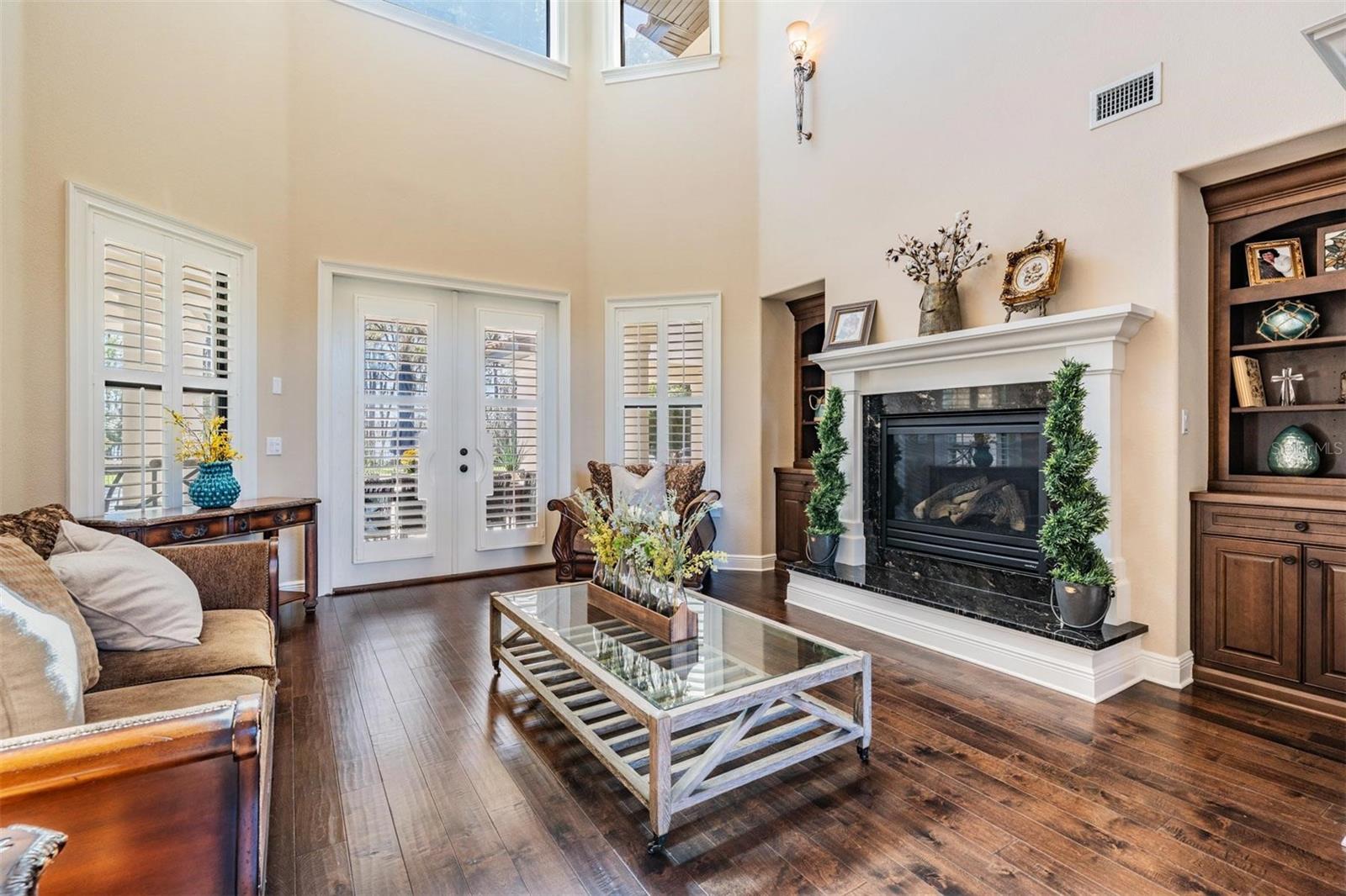 Listing photo id 9 for 5914 Fitzgerald Road