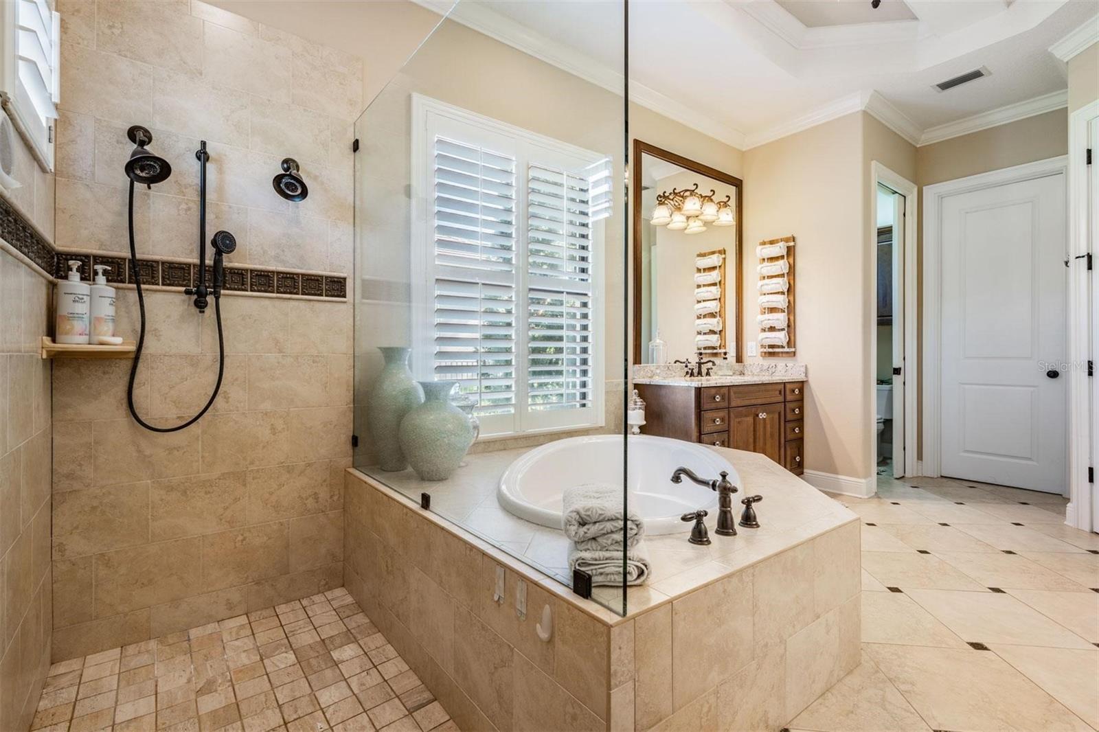 Listing photo id 31 for 5914 Fitzgerald Road