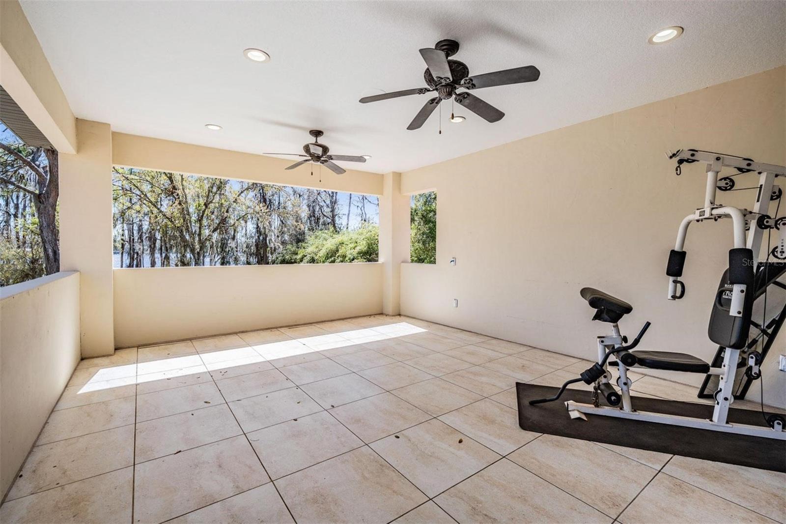 Listing photo id 34 for 5914 Fitzgerald Road