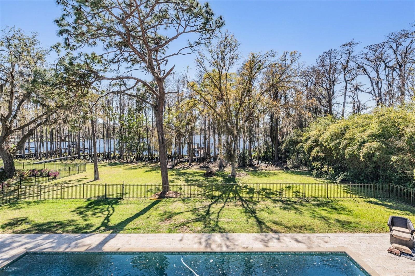 Listing photo id 35 for 5914 Fitzgerald Road