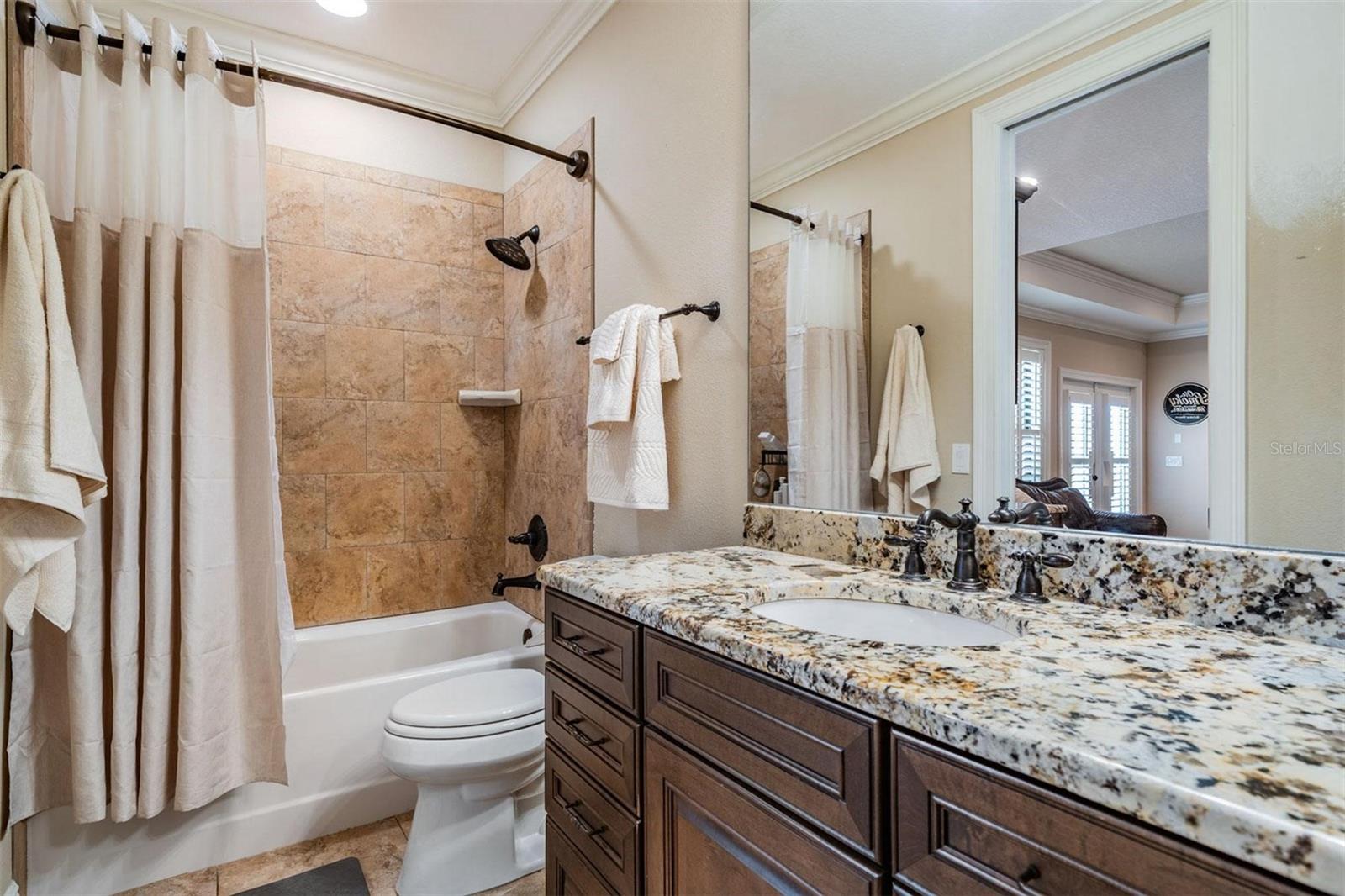 Listing photo id 38 for 5914 Fitzgerald Road