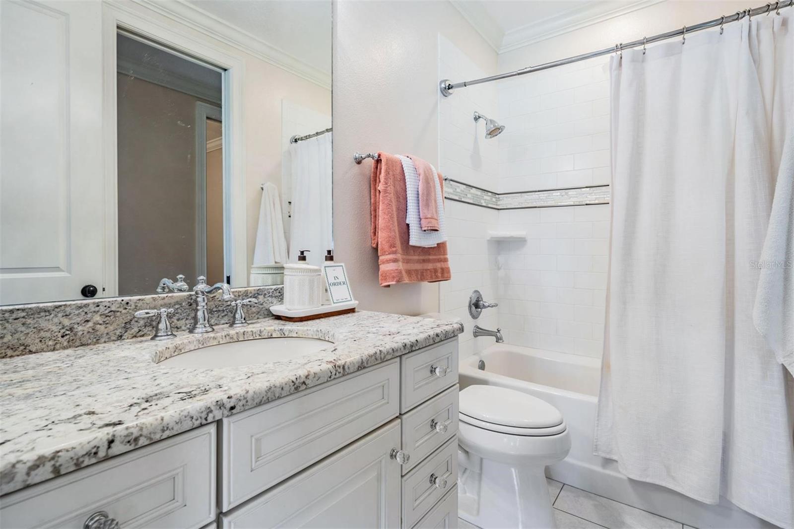 Listing photo id 40 for 5914 Fitzgerald Road