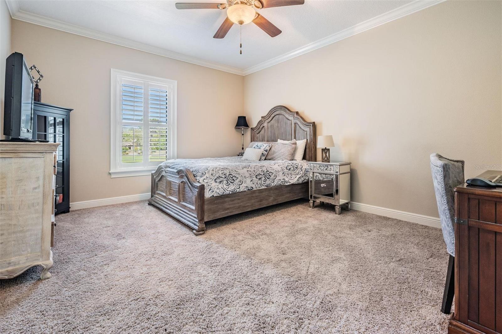 Listing photo id 41 for 5914 Fitzgerald Road