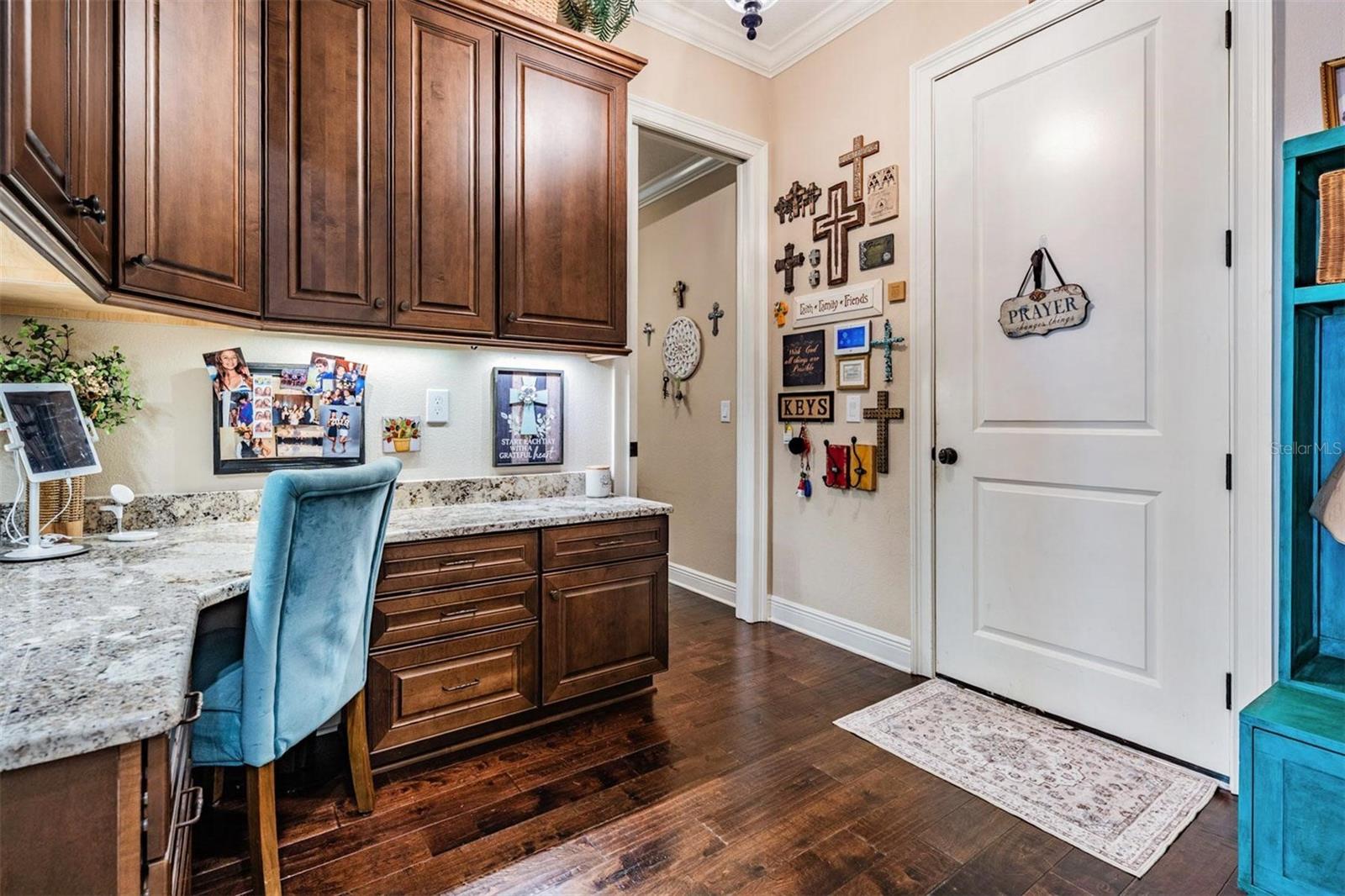 Listing photo id 43 for 5914 Fitzgerald Road