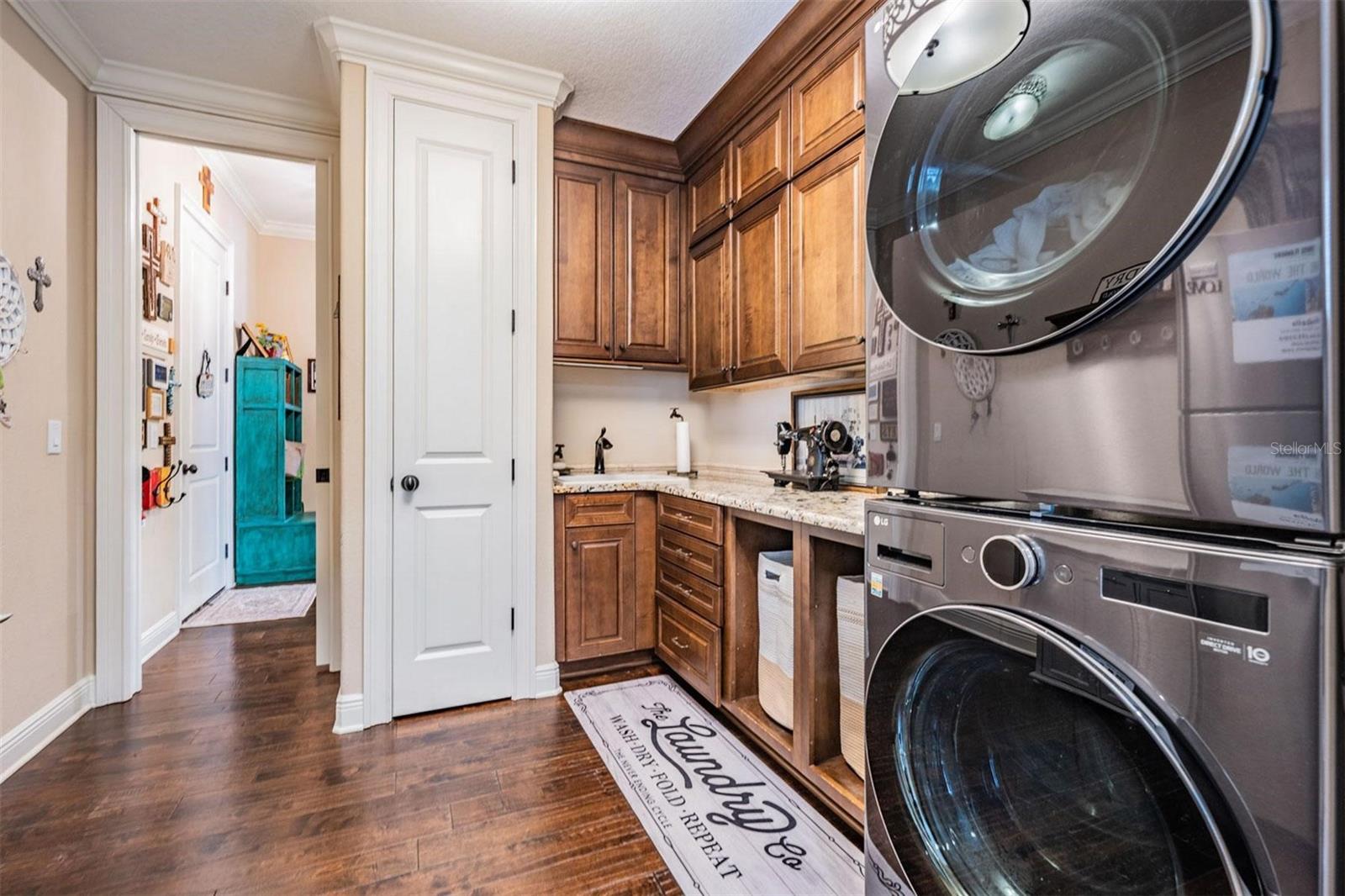 Listing photo id 44 for 5914 Fitzgerald Road