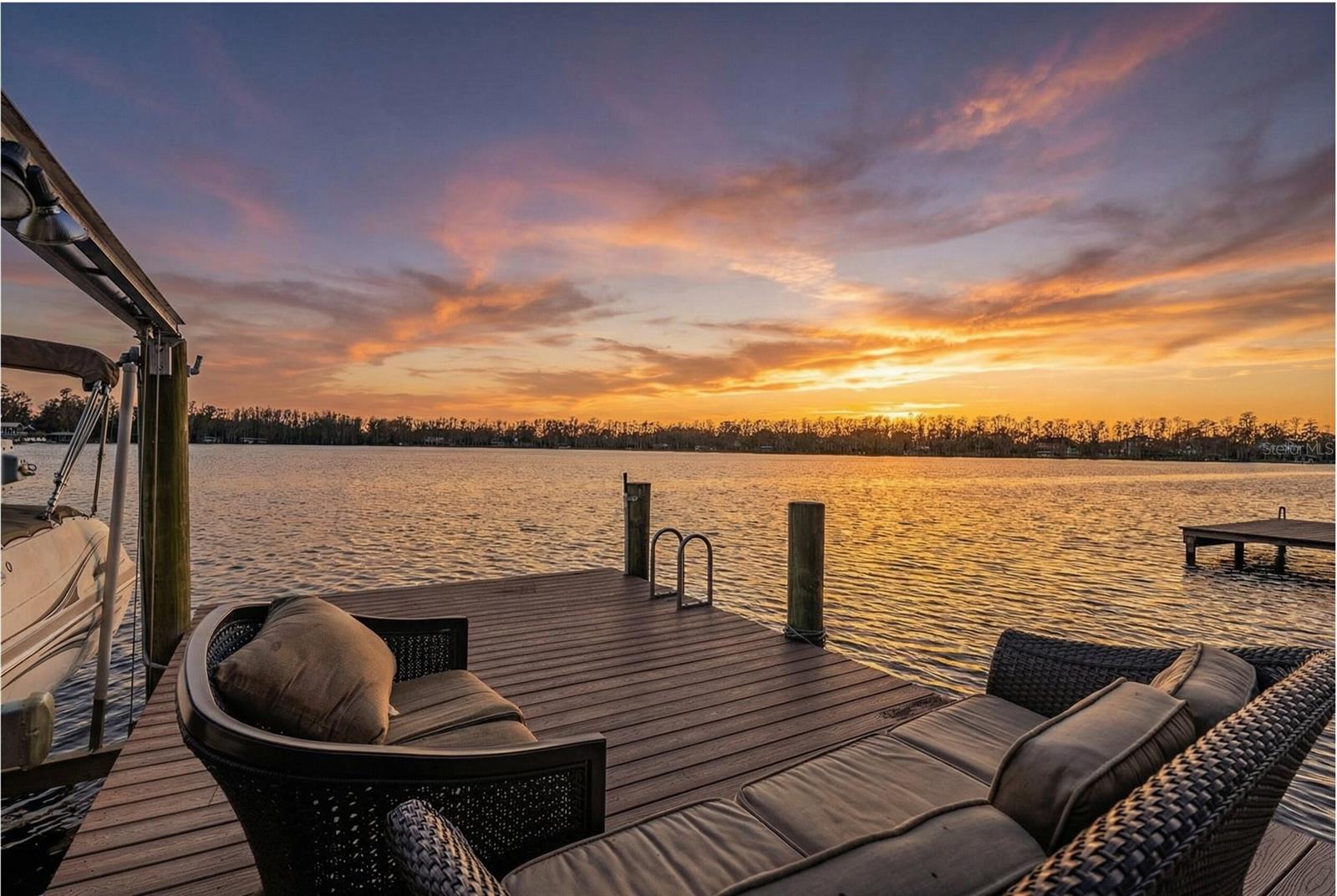 Listing photo id 3 for 5914 Fitzgerald Road