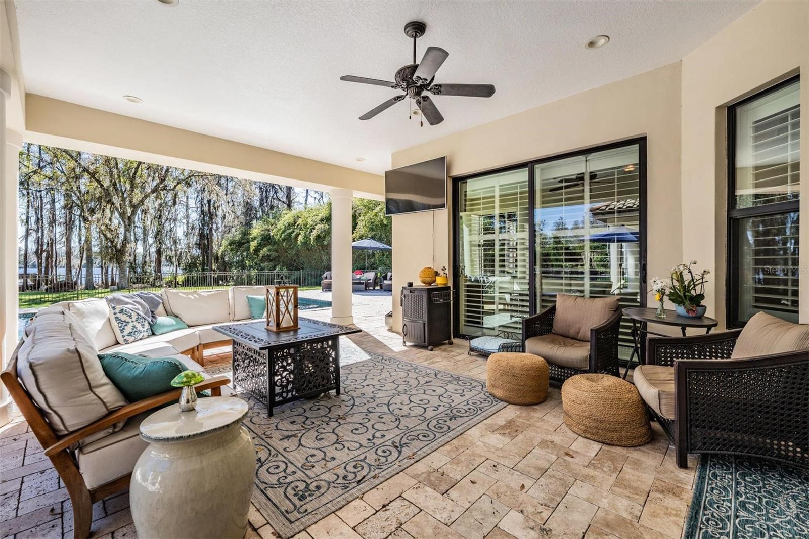 Listing photo id 55 for 5914 Fitzgerald Road