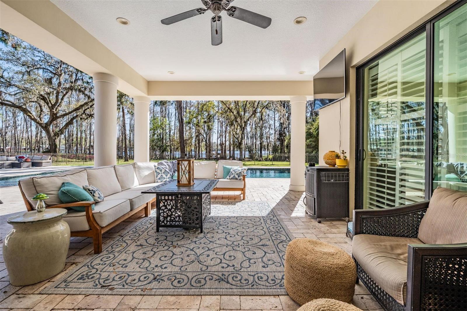 Listing photo id 56 for 5914 Fitzgerald Road