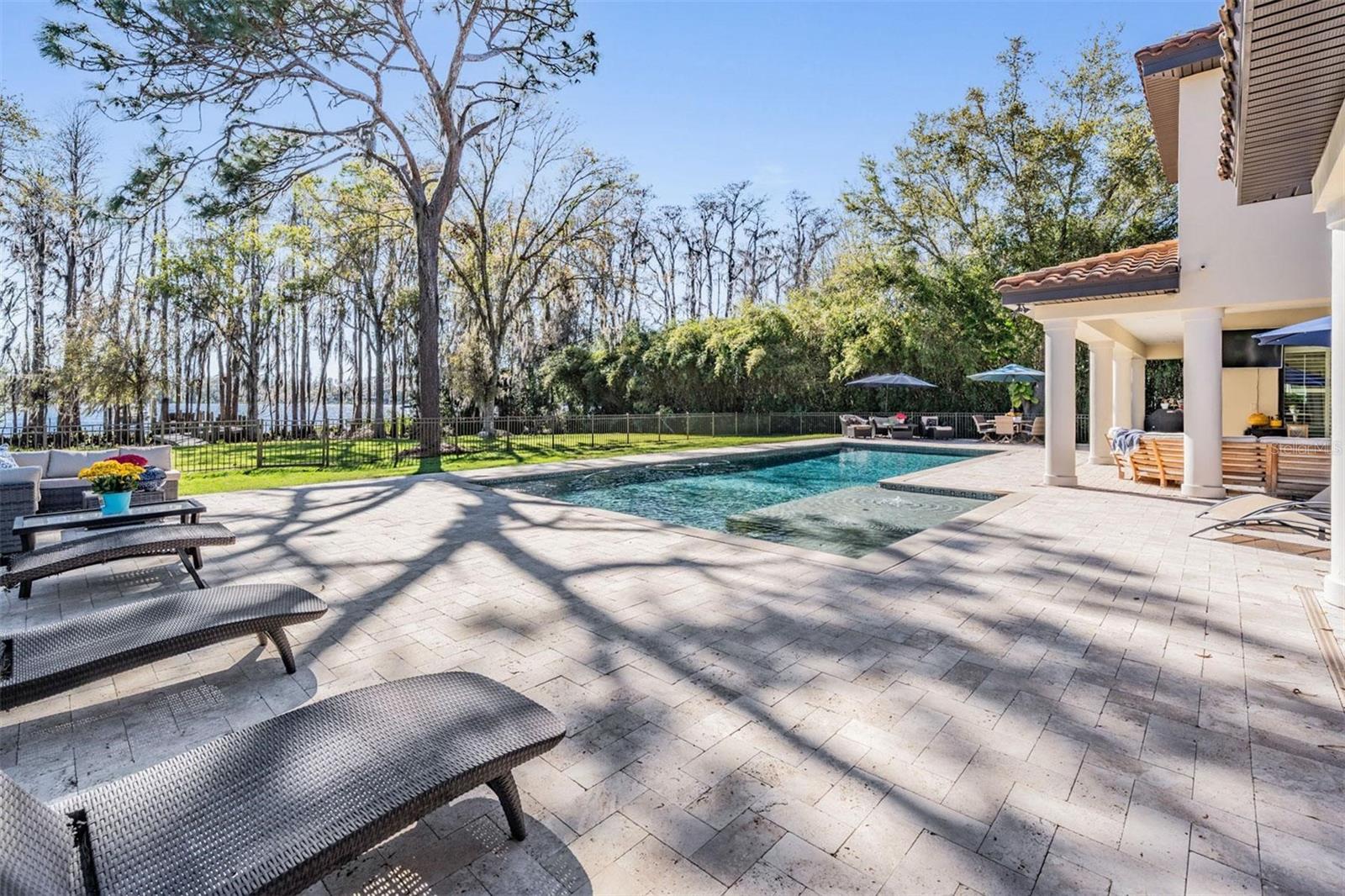 Listing photo id 60 for 5914 Fitzgerald Road