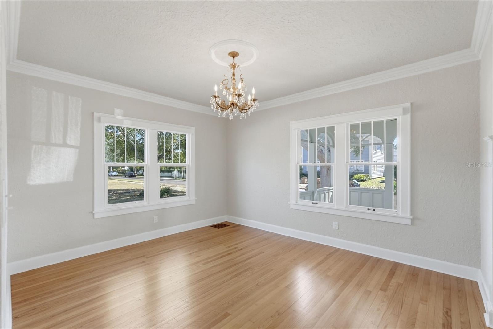 Image 19 of 43 For 141 15th Avenue N