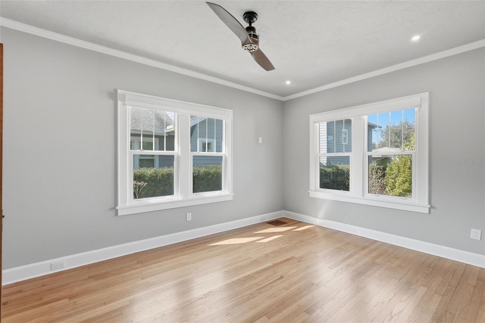 Image 21 of 43 For 141 15th Avenue N