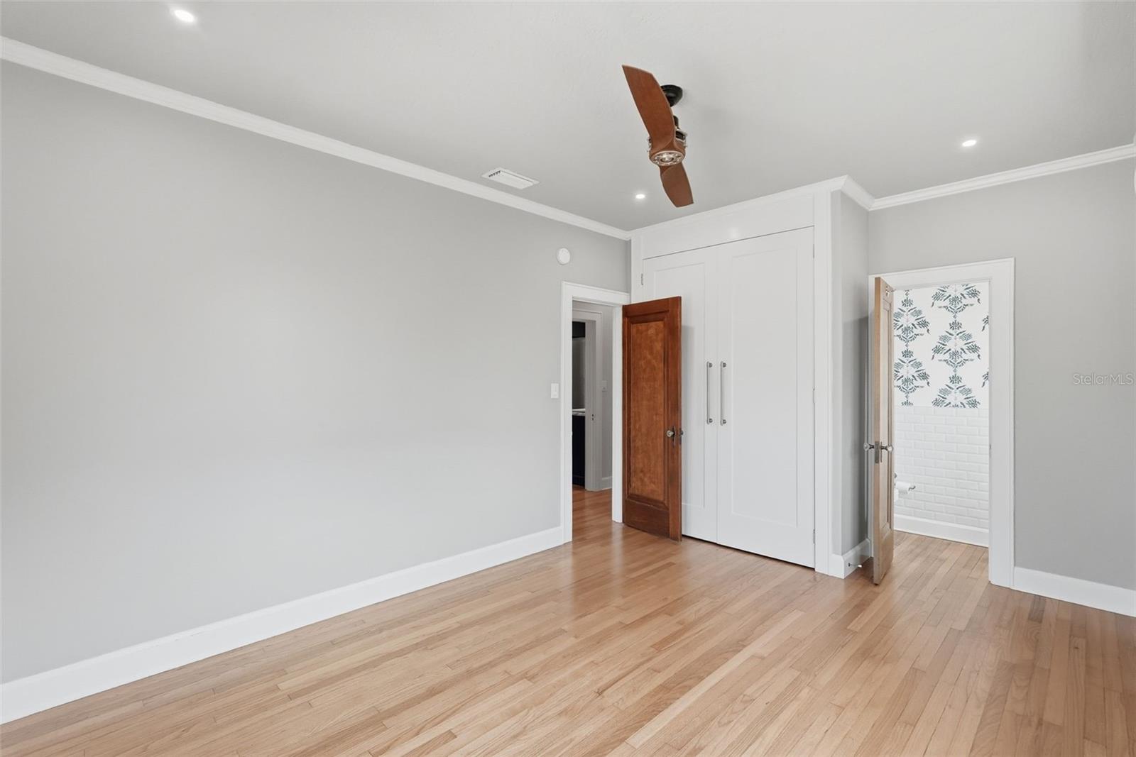 Image 22 of 43 For 141 15th Avenue N