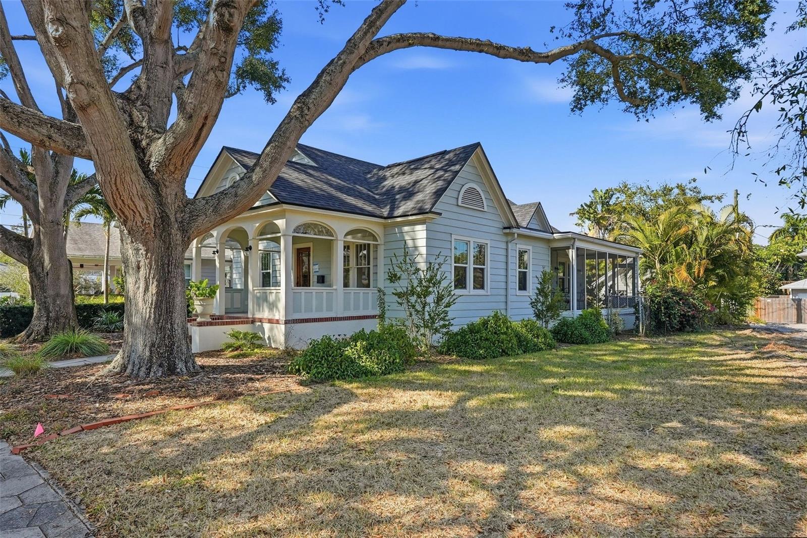 Image 3 of 43 For 141 15th Avenue N