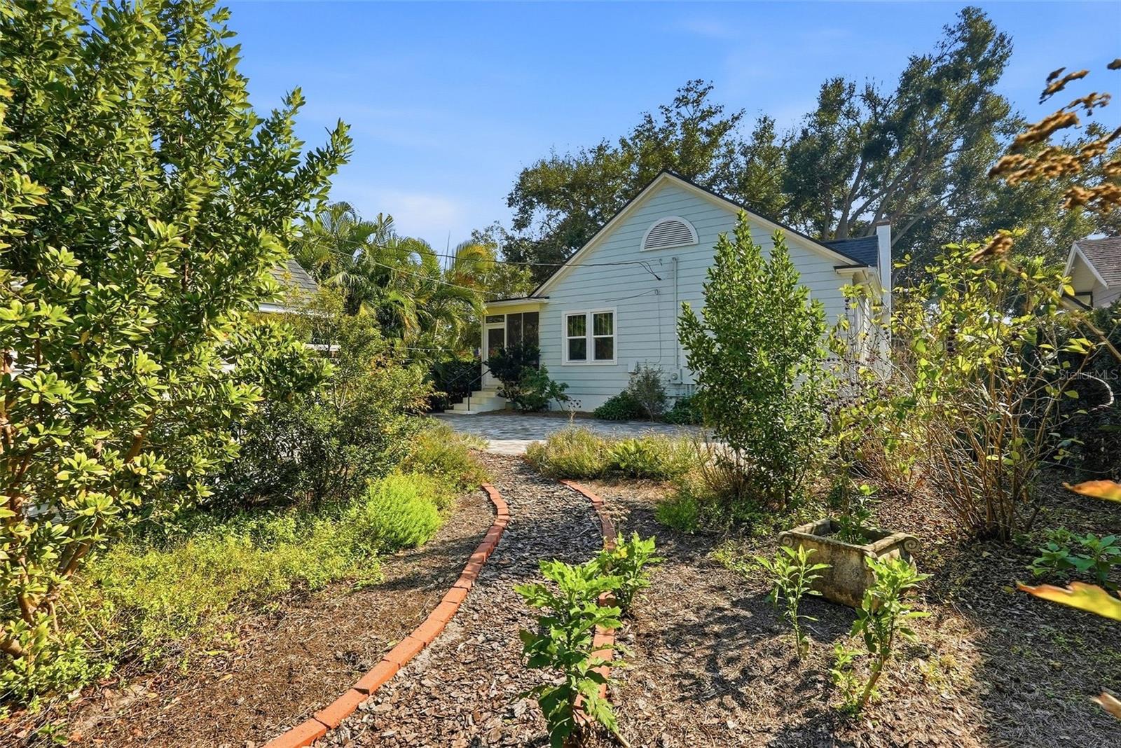 Image 6 of 43 For 141 15th Avenue N