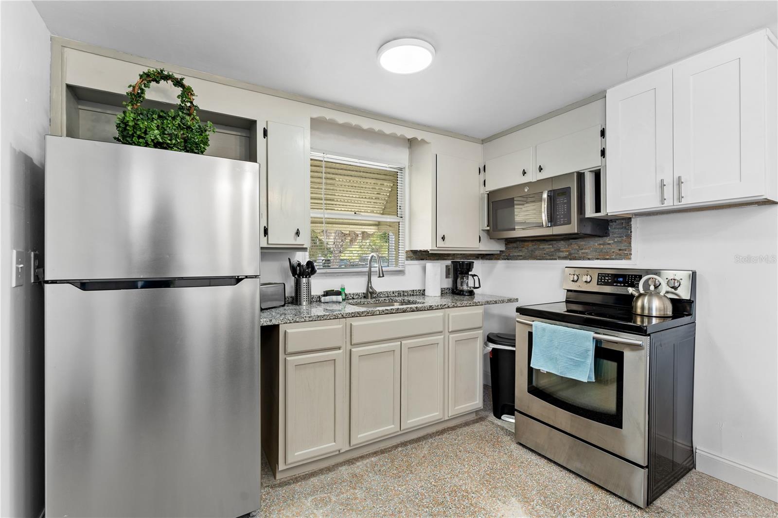 Image 16 of 36 For 13313 2nd Street E