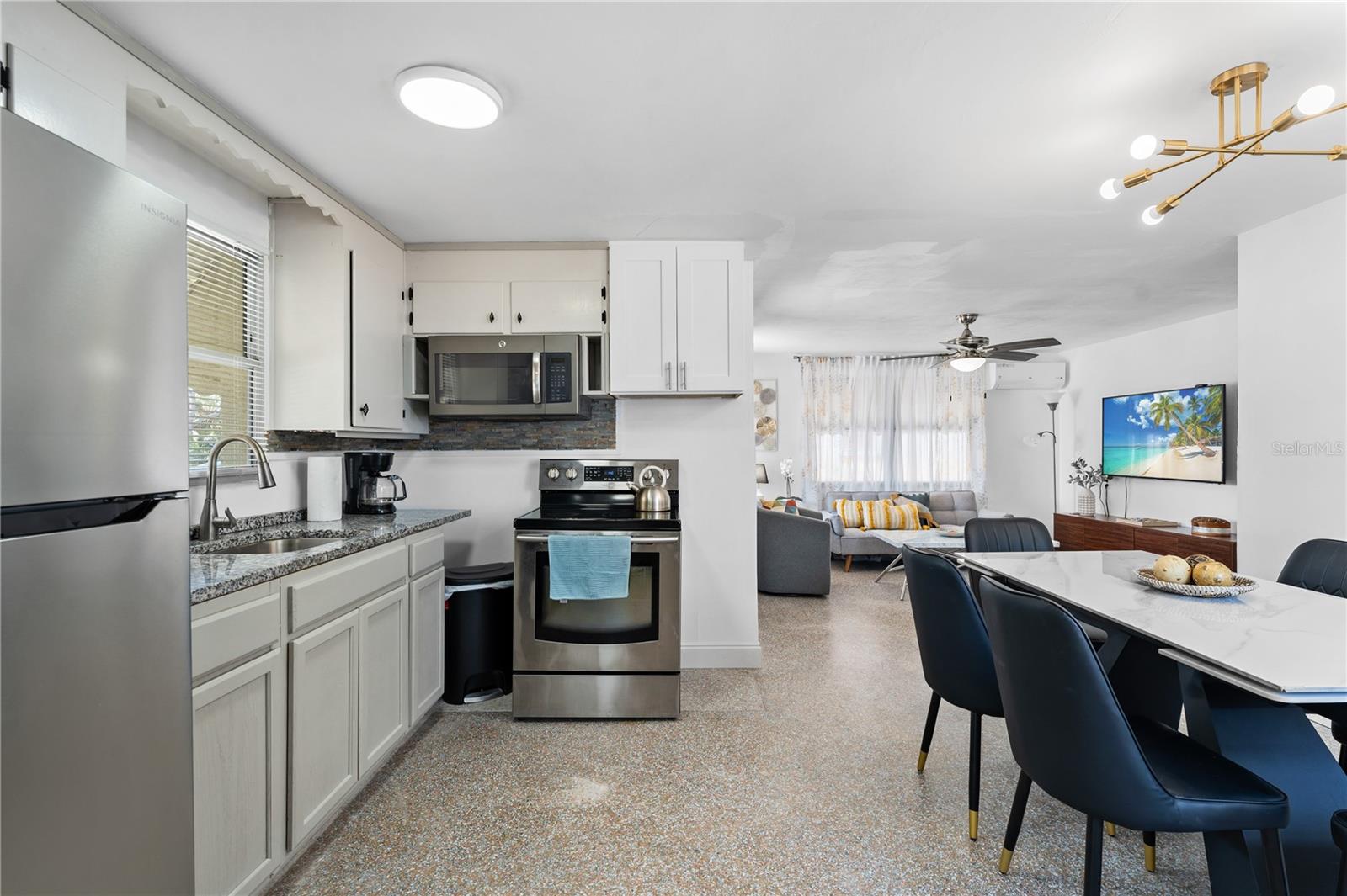 Image 18 of 36 For 13313 2nd Street E