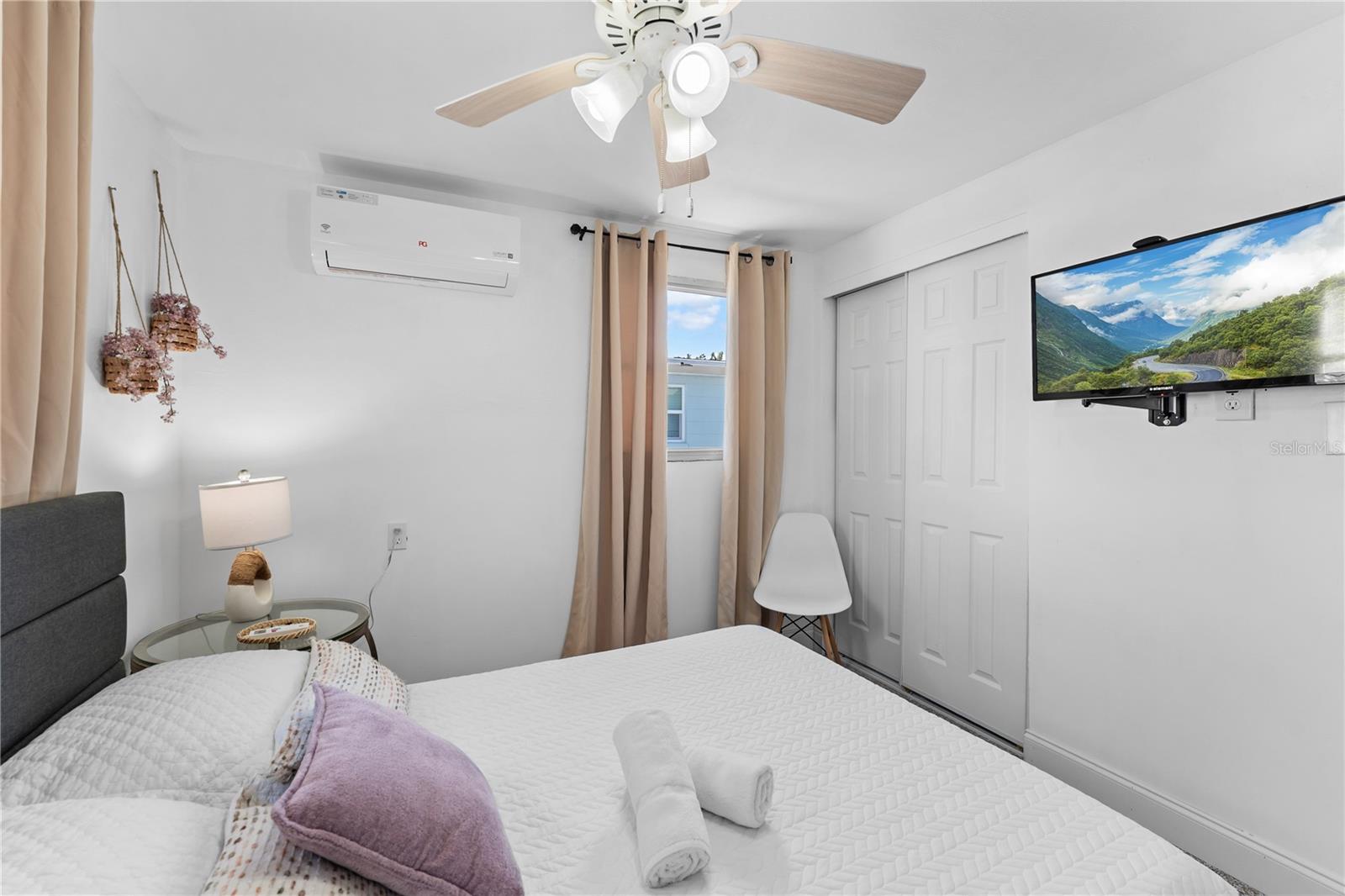 Image 9 of 36 For 13313 2nd Street E