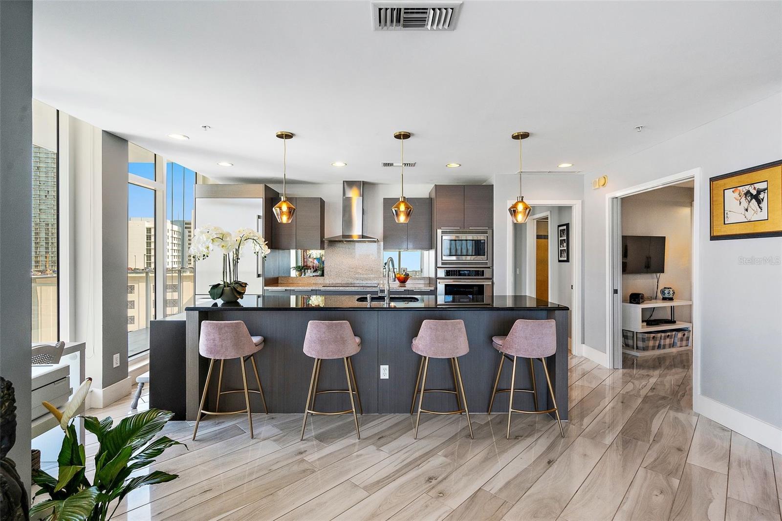 Image 3 of 31 For 175 1st Street S 1103